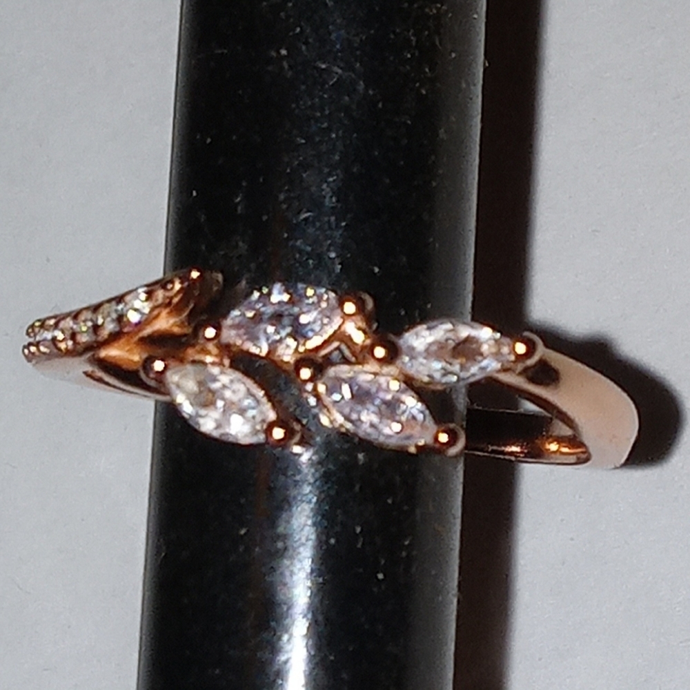 S925 sterling silver cubic zirconia leaf ring size 7